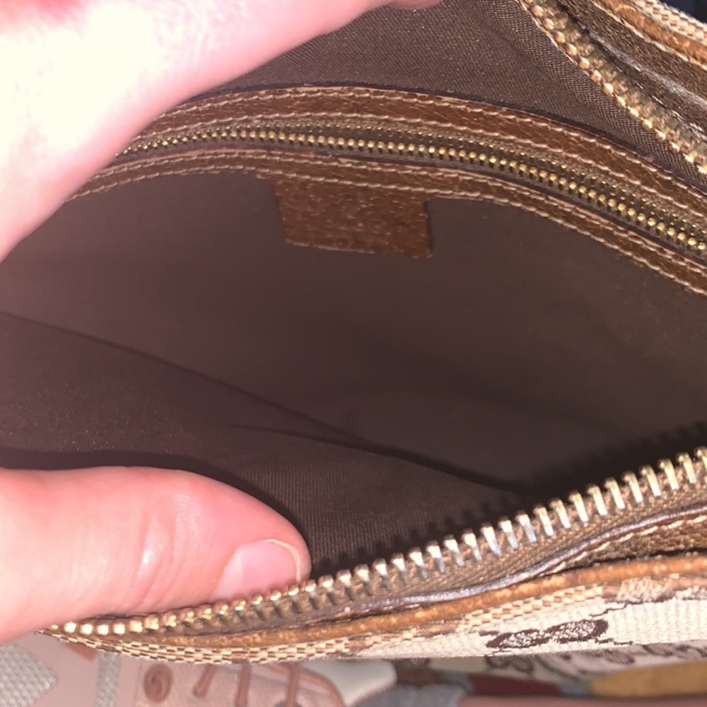 Gucci Purse. - Picture 4 of 5
